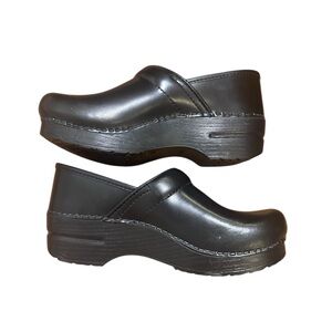 Dansko Black Leather Clogs Size 38 Clean Girl Workwear Comfort Shoes